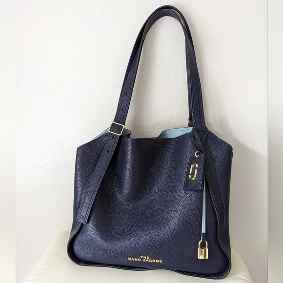 Marc Jacobs Handbags - Marc Jacobs Directors Tote in navy!